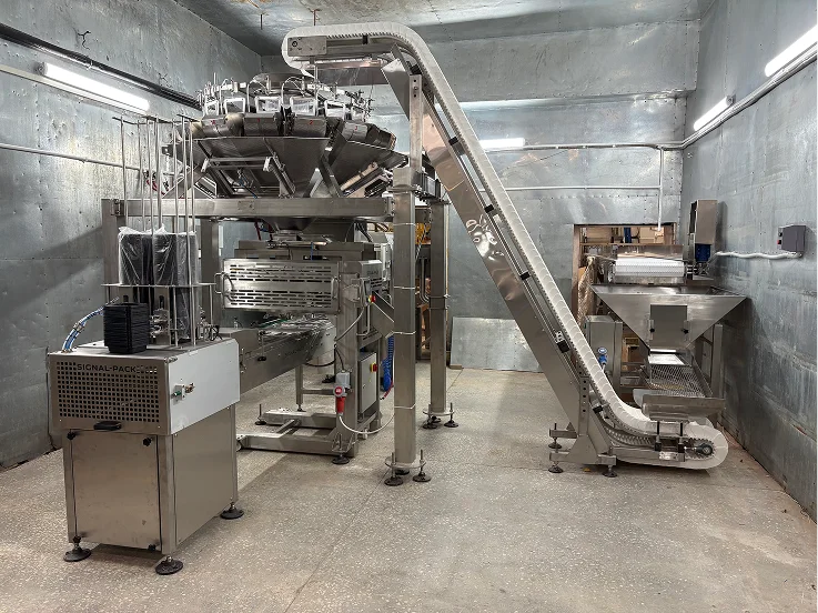 Фасовка полуфабрикатов в лотки на трейсилере 1