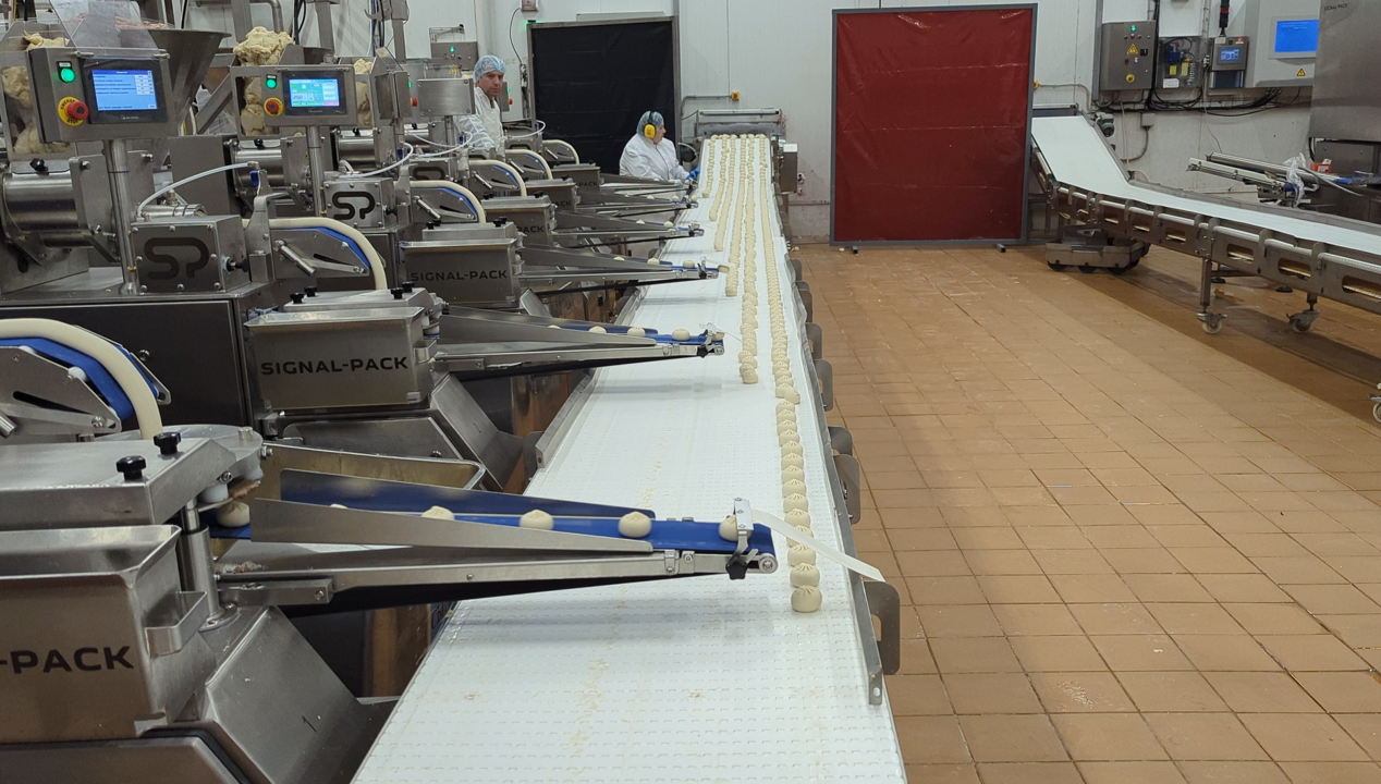 Линия по производству полуфабрикатов с автоматической подачей теста и начинки